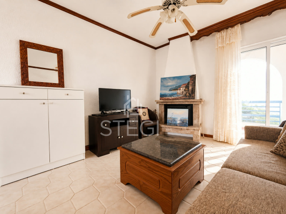 5ad862c9 e177 40a8 bd45 661f776cf5d9 site