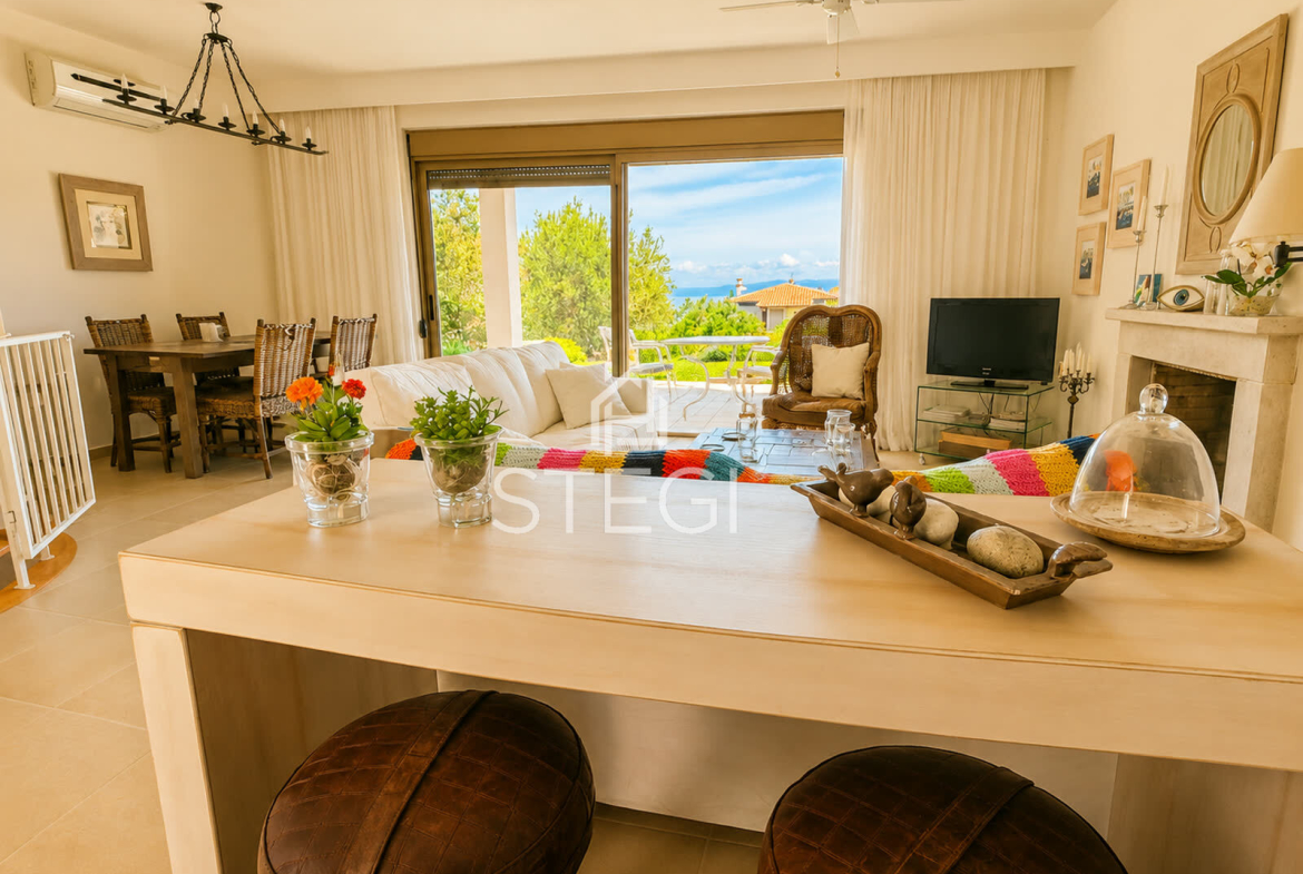 8c82b11a 08f6 4f3d b0f9 5e74d84c4c94 site
