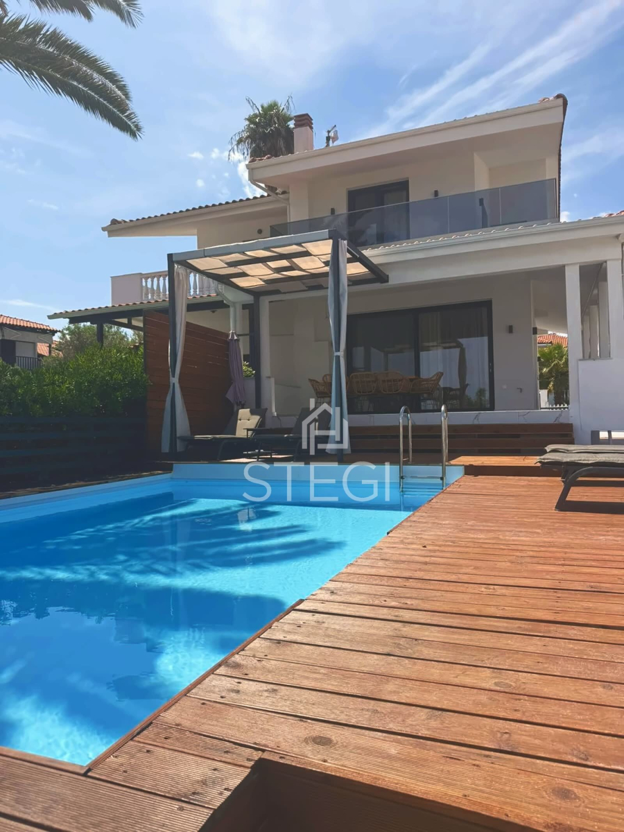 edited_villa_pool_professional_summer_realistic_site edited villa pool professional summer realistic site